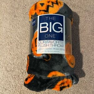 Pumpkin Plush Throw Blanket
